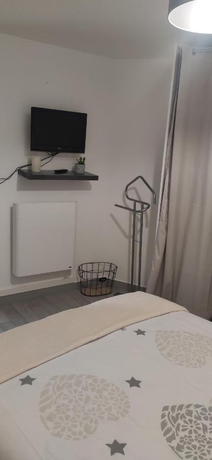 A L'Abri Du Temps Apartment Chateaudun Bagian luar foto